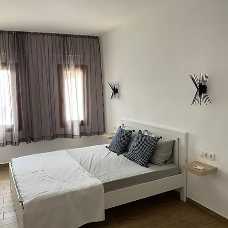 Yatlimaninda Deniz Manzarali Daire
