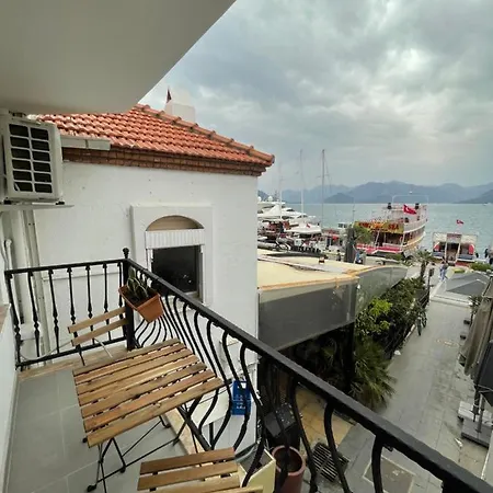 Yatlimaninda Deniz Manzarali Daire * Μαρμαρίς